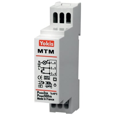 Yokis MTM trappeautomat til din-skinne, viser mærkat med elektriske diagrammer og specifikationer som 230VAC og 500W.