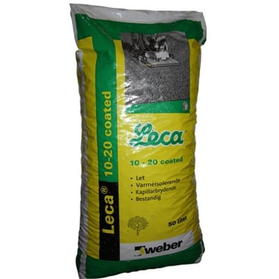 Sæk med Weber Leca nødder 10-20 coated, 50 liter, med tekst om let, varmeisolerende og kapillarbrydende egenskaber.