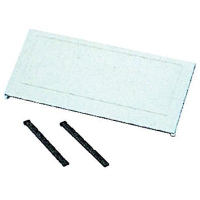 Nærbillede af Fibox blindflange F440-0 i grå polyester, viser overfladestruktur og monteringsdetaljer.