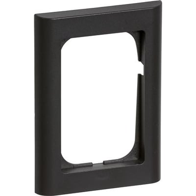 LK FUGA Softline 68 ramme i koksgrå til 1½ modul, 68mm bred med afrundede kanter, vist frontalt.