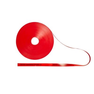 Letbæk Plast markeringsbånd i rød, 50 mm bredt og 250 meter langt, med påtrykt advarselstekst.