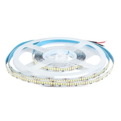 V-TAC dimbar LED-stripe på 5 meter med 3000K varmhvitt lys, rullet opp på en hvit spole.