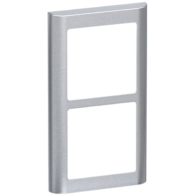LK FUGA Soft 63 lodret designramme i stålmetallic med plads til to moduler. Rammen har en moderne, let børstet overflade og er elegant og stilren.