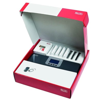 Roth Touchline SL master box med 3 rum, indeholdende kontrolenhed, trådløse rumtermostater og 230V termomotorer.