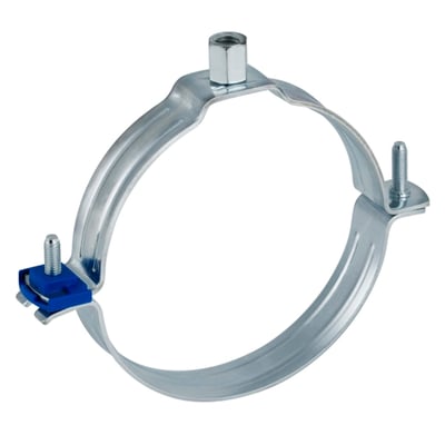 Geberit 50 mm rørbærer i sort stål med M8/M10 gevind, monteret med blå plastdetalje og synlige skruer, isoleret hvid baggrund.