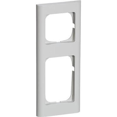 LK FUGA Softline 68 ramme i lysegrå, 2½ modul, visende den afrundede kant og to udskæringer til stikkontakter.