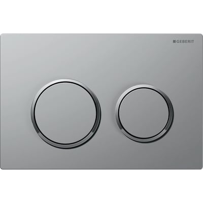 Geberit Omega20 Round betjeningsplade i mat krom med blanke kromdesignringe, med to runde knapper til dobbeltskyl.