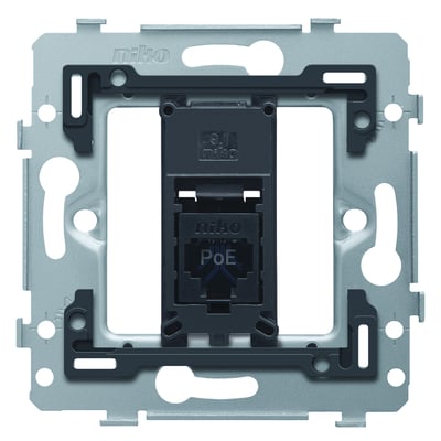 Niko dataudtag med 1x RJ45 Kat.6A UTP, mærket 'PoE', monteret på en grå metalramme klar til installation.