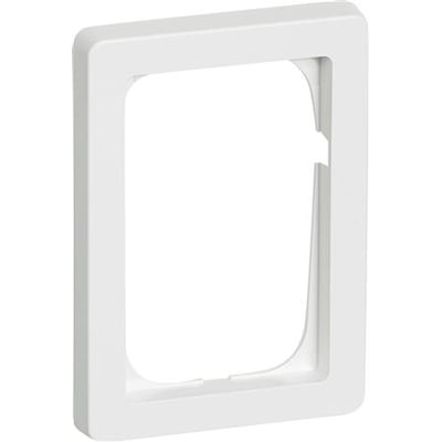 LK FUGA Baseline 63 ramme til el-installation, 1½ modul i hvid plast med en ren og kantet design.