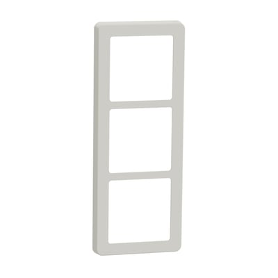 LK FUGA Base 63 design ramme i lysegrå med plads til tre moduler, vist forfra på hvid baggrund.