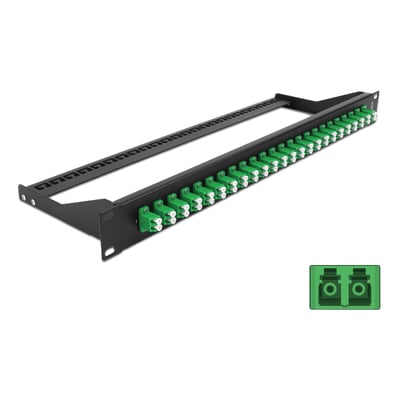 DeLock fiberpatchpanel for 19″ rack med 24 grønne LC duplex-porter, vist skrått forfra.