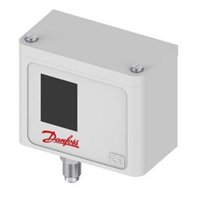 Danfoss KP7W pressostat med hvitt kabinett, svart frontfelt og gjengetilkobling nederst, for 1/4" flare.