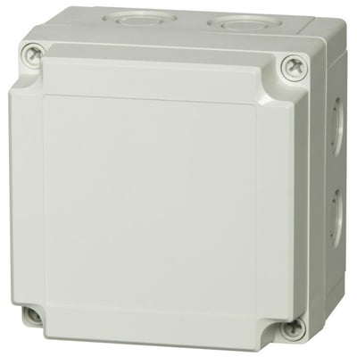 Detaljebillede af Fibox MNX kasse i lys grå polycarbonat, der fremhæver de fire hjørner med skruedæksler og den glatte front.