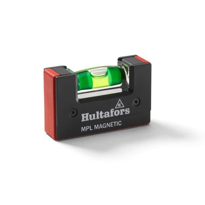 Hultafors MPL Magnetic minivaterpas i sort plast med røde endestykker og grøn libelle med forstørrelsesglas.