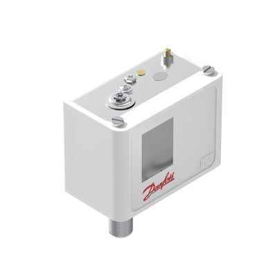Isoleret 3D-gengivelse af Danfoss KP 35 pressostat, der viser den hvide kappe og gevindtilslutning.