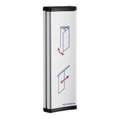 Dormakaba Albuekontakt AK 108 IP60 i aluminium med illustreret betjeningsvejledning og røde pile.