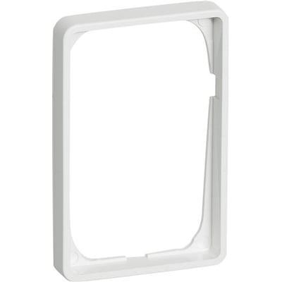 LK FUGA Baseline 50 ramme i hvid, 1½ modul bred, vist forfra i et isometrisk perspektiv.