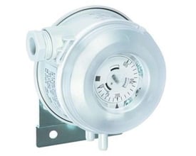 Danfoss filtervagt DS-205 F med et trykområde på 20-300 Pa, vist med en klar frontskive og skala.