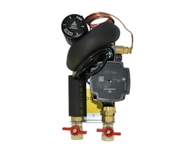 Danfoss Redan blandesløjfe med RAVK termostat, Grundfos pumpe og røde afspærringsventiler monteret.