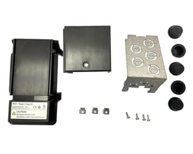 Danfoss IP21/Type 1 konverteringskit MA02c, inklusive top- og bunddæksel, metalplade, U-terminaler, gummitætninger og skruer.
