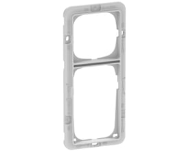 Lauritz Knudsen LK FUGA teknisk monteringsramme i grå plast med 2½ modul størrelse, fremstår tom og klar til montering.