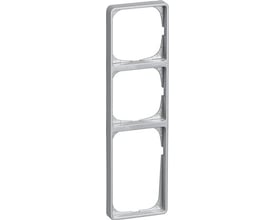 LK FUGA Baseline 50 ramme i stålmetallic med plads til tre indsætser i en lodret opstilling, hvid baggrund.