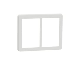 LK FUGA Base 63 designramme i hvid med plads til 2x1½ modul, vist isoleret på hvid baggrund.