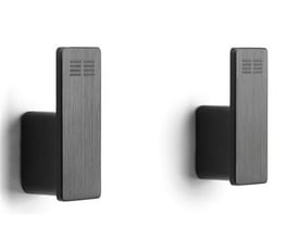 To ens sorte Unidrain Reframe håndklædekroge i børstet stål med en mat sort bagplade, vist isoleret.