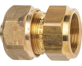 IMI TA-PX klemringsovergangsmuffe i messing til 32mm PEX-rør med 1" indvendigt gevind, med integreret støttebøsning.