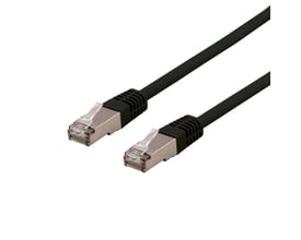 DELTACO S/FTP Cat6 patchkabel på 0,5 meter i sort, med synlige RJ45-stik og metalbelægning.