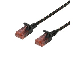 DELTACO Tough Slim Cat6a patchkabel i sort, 0,5m, med stofbeklædt kabel og orange RJ45-stik i hver ende.