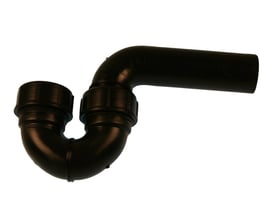 Detaljeret syn af en sort Geberit P-vandlås i PEH materiale, der viser dens S-form og tilslutningsgevind.