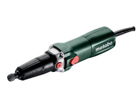 Metabo GE 710 Plus ligesliber set fra en vinkel, fremhæver det slanke design med den grønne Metabo-branding og et rødt betjeningsgreb.