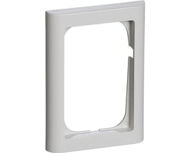 LK FUGA Softline 63 ramme i lysegrå, 1½ modul, med afrundede kanter og en bredde på 63 mm.
