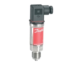 Danfoss MBS 33 tryktransmitter, viser siden med 'Made in Denmark' og et B/K&B mærke på den sorte stikboks.