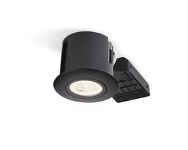 Sort, rund Nordtronic Quick Spot G2 indbygningsspot med monteret GU10 LED-pære og tilslutningsboks.