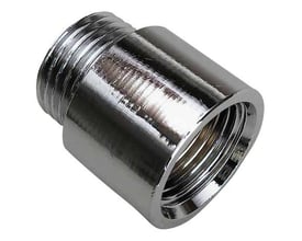 Forkromet messing haneforlænger på 25 mm med G½" indvendigt og udvendigt gevind, vist mod hvid baggrund.