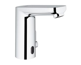 Grohe Eurosmart berøringsfritt servantbatteri i blank krom med infrarød sensor og kort, buet tut.