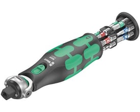 Wera 8009 Zyklop Pocket sæt 1, et kompakt skraldeværktøj med integreret bit-magasin og 12 bits i forskellige størrelser.