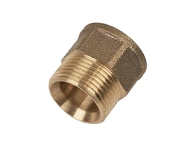 Roth overgangs kobling i messingfarvet rødgods med ¾” euro udvendig og ½” muffe indvendig gevind, isoleret på hvid baggrund.