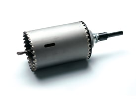 Baier Core-bit hulssav med en diameter på 105 mm og en længde på 140 mm, klar til brug.