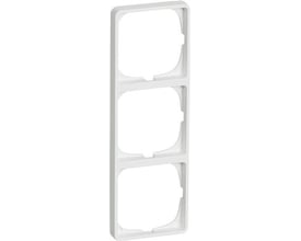 Hvid LK FUGA Baseline 50 ramme, 3 modul, set forfra med alle tre åbninger til el-indsatser.