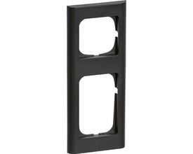 LK FUGA Softline 68 ramme i koksgrå, med plads til 2½ modul indsats, vist lodret.