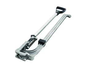 Roth monteringsværktøj til gulvvarmerør med ergonomisk håndtag og glideskinne i aluminium, ideel til stående arbejde.