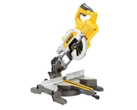 DeWalt 54V kap-/geringssav DCS777N-XJ med 216 mm klinge og gul/grå design, vist på hvid baggrund.