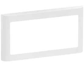 LK FUGA Soft 63 designramme i hvid til 1x2 modul, en horisontal ramme med bløde, afrundede kanter og et integreret LK logo.