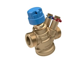 Nærbillede af Danfoss AB-QM 4.0 DN 20 HF reguleringsventil, fremhæver måleniplernes tilslutninger og messingmaterialet.