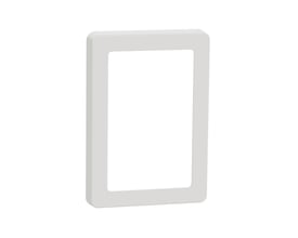 LK FUGA Base 63 designramme i hvid, 1½ modul, vist forfra med et tomt rektangulært hul i midten.