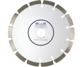 Carat Blue Diamond universal diamantklinge, 180 mm diameter, med 10 mm segmenthøjde og 2 mm tykkelse, ideel til beton.