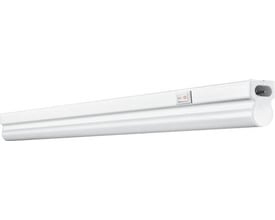 Ledvance LED armatur på 573 mm med 8W og 800 lumen i 4000K, hvidt plastikhus med tænd/sluk-knap.